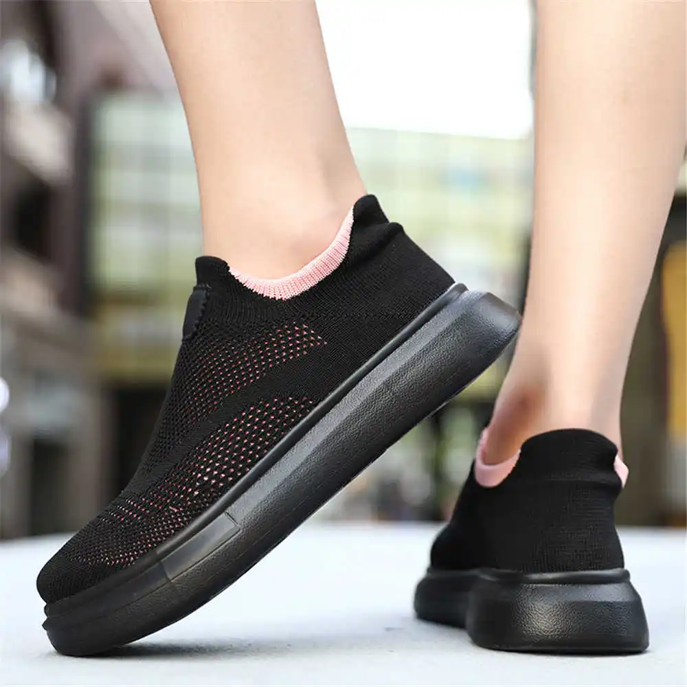 Kids Outdoor Play Ideas - Plattform Strümpfe braune Schuhe für Frau